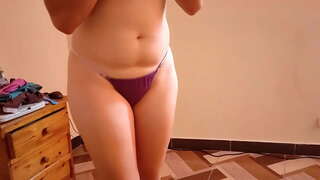 Slutty stepmom fucks me eta sucks nire zakila etxera etorri nintzen ikasten ari da egun osoan